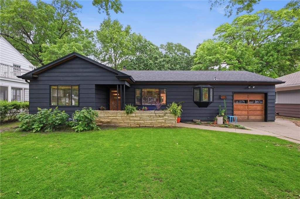 1st image of 1506 University Dr, Lawrence, KS 66044 | MLS# 2635485