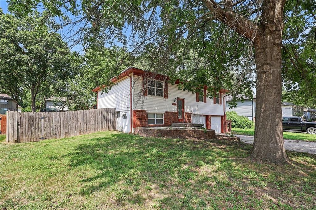 3rd image of 1110 R D Mize Rd, Grain Valley, MO 64029 | MLS# 2635493