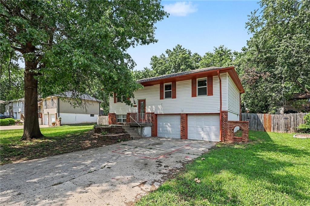 2nd image of 1110 R D Mize Rd, Grain Valley, MO 64029 | MLS# 2635493
