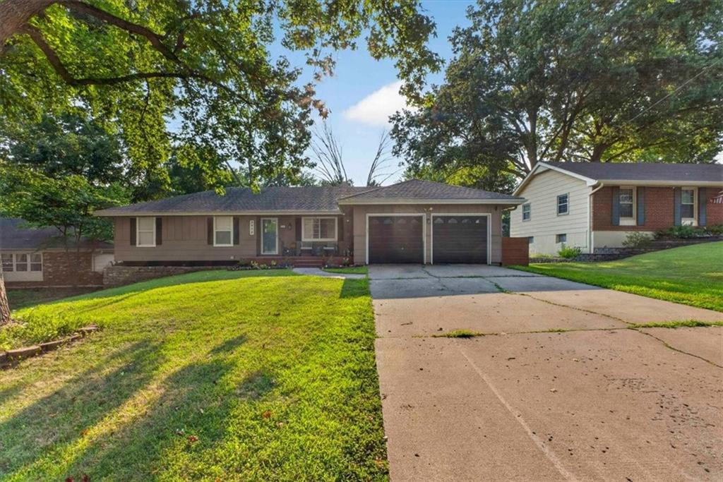 1st image of 3908 S Stayton Ave, Independence, MO 64055 | MLS# 2635498