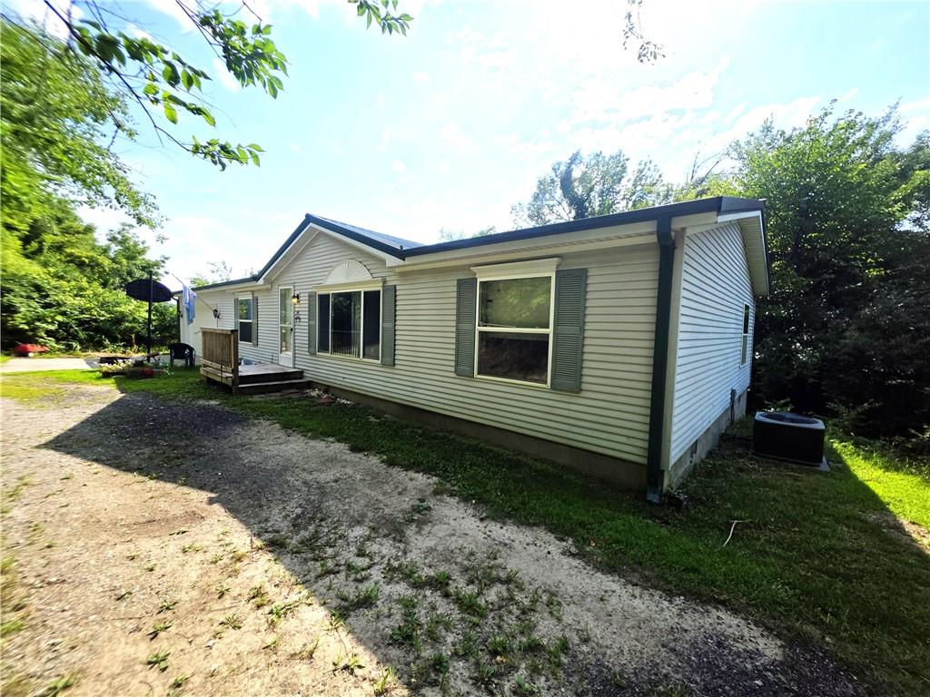 2nd image of 140 Tucker St, St Joseph, MO 64504 | MLS# 2635525