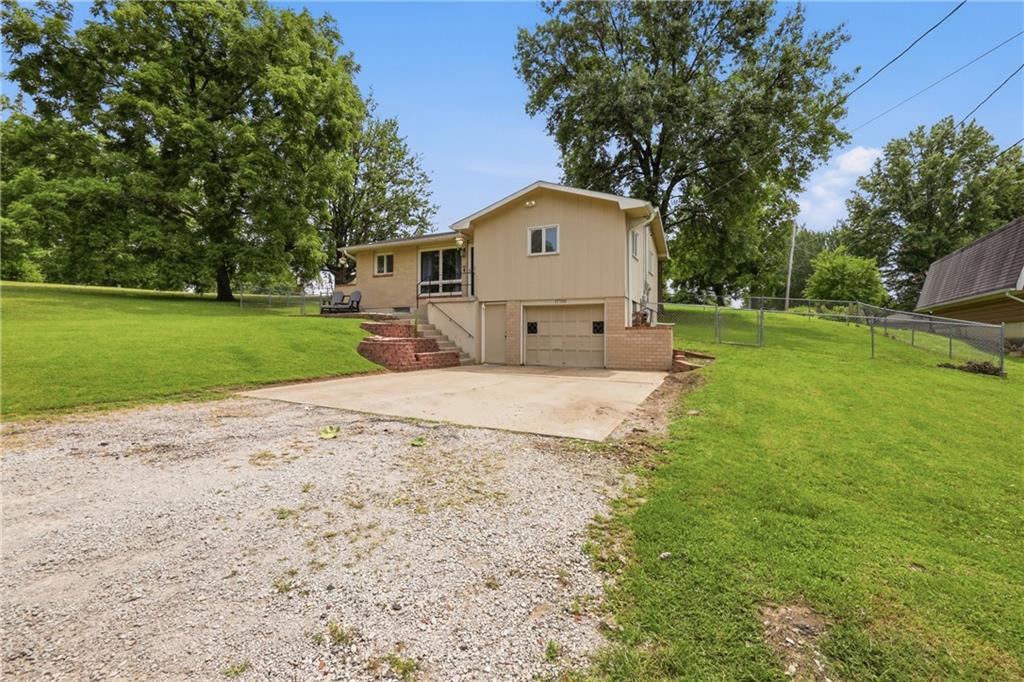 2nd image of 17705 E 28th St S, Independence, MO 64057 | MLS# 2635549