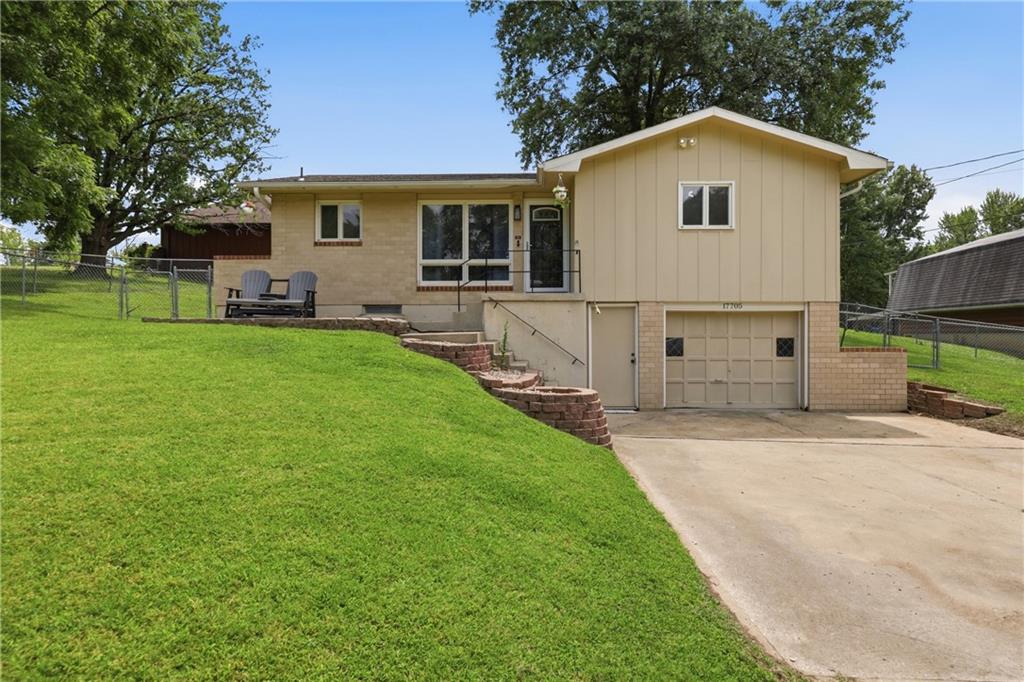 1st image of 17705 E 28th St S, Independence, MO 64057 | MLS# 2635549