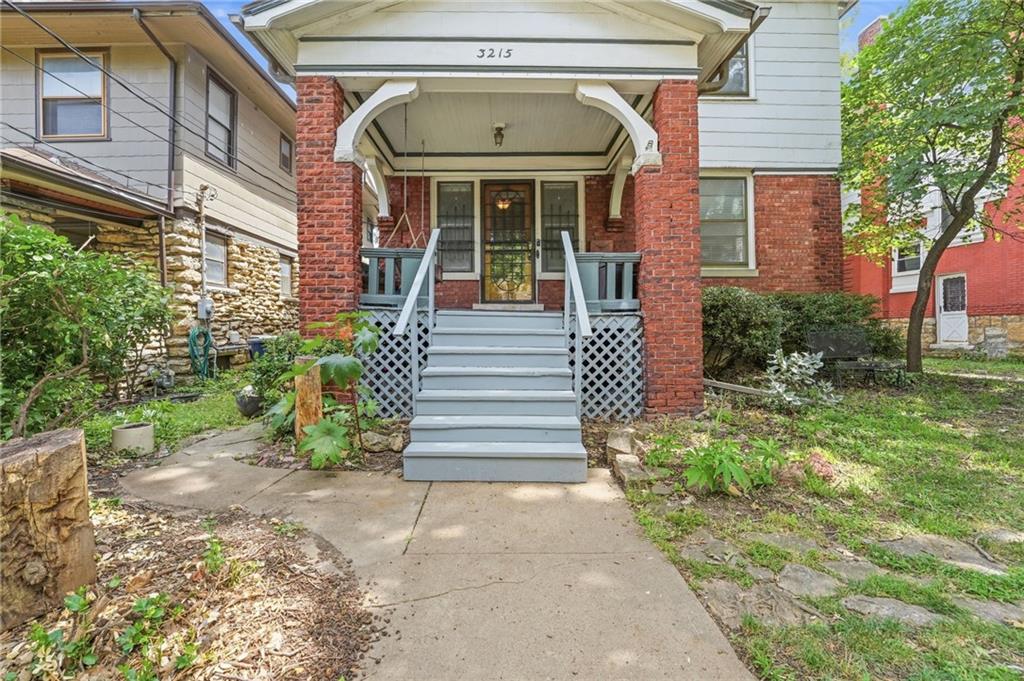 2nd image of 3215 Central St, Kansas City, MO 64111 | MLS# 2635561