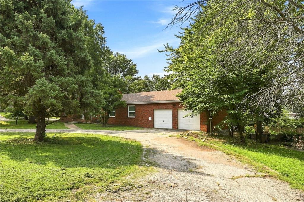 2nd image of 3714 Blue Ridge Blvd, Independence, MO 64052 | MLS# 2635567
