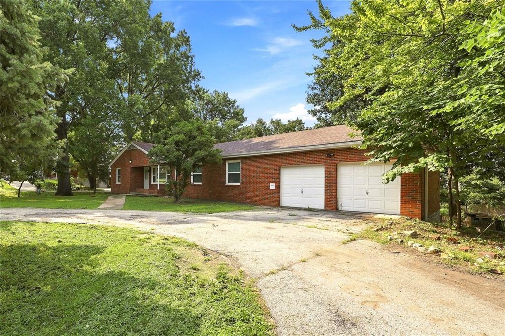3rd image of 3714 Blue Ridge Blvd, Independence, MO 64052 | MLS# 2635567