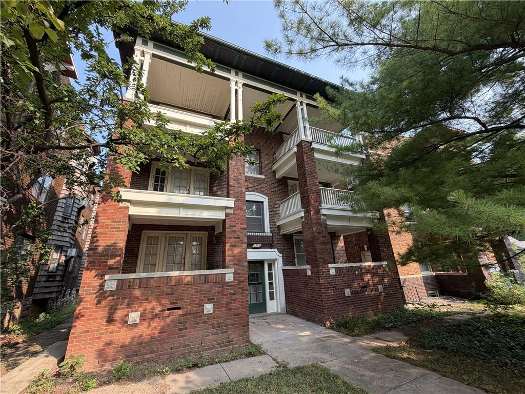 2nd image of 2734 Charlotte St, Kansas City, MO 64109 | MLS# 2635571