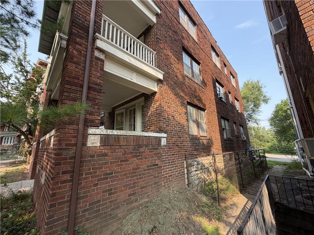 3rd image of 2734 Charlotte St, Kansas City, MO 64109 | MLS# 2635571
