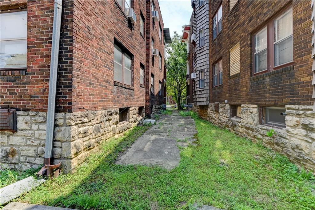 56th image of 2734 Charlotte St, Kansas City, MO 64109 | MLS# 2635571