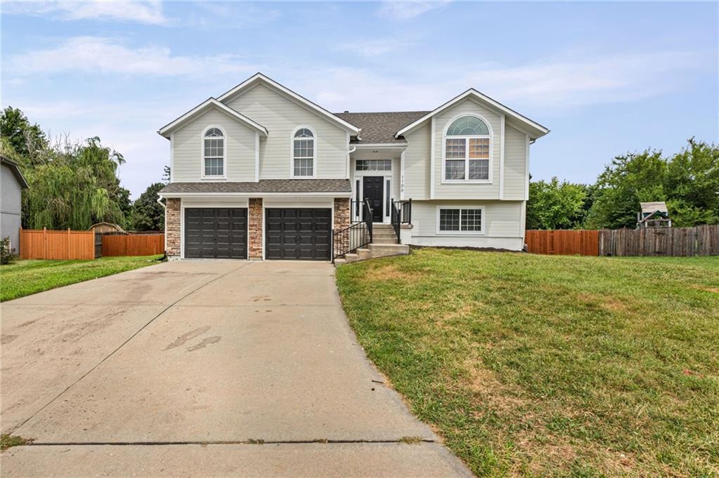 1st image of 1106 Creekside Ct, Raymore, MO 64083 | MLS# 2635576