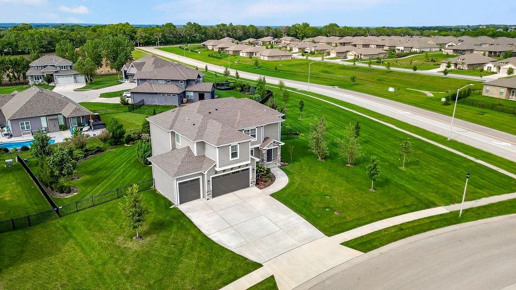 2nd image of 24704 W 76th St, Shawnee, KS 66227 | MLS# 2635582