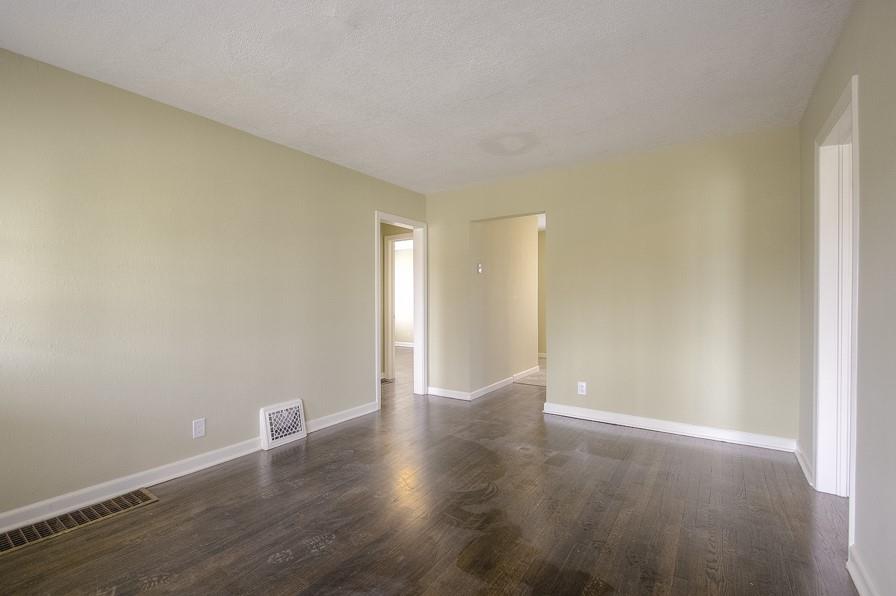 4th image of 1340 S Main St, Independence, MO 64055 | MLS# 2635594