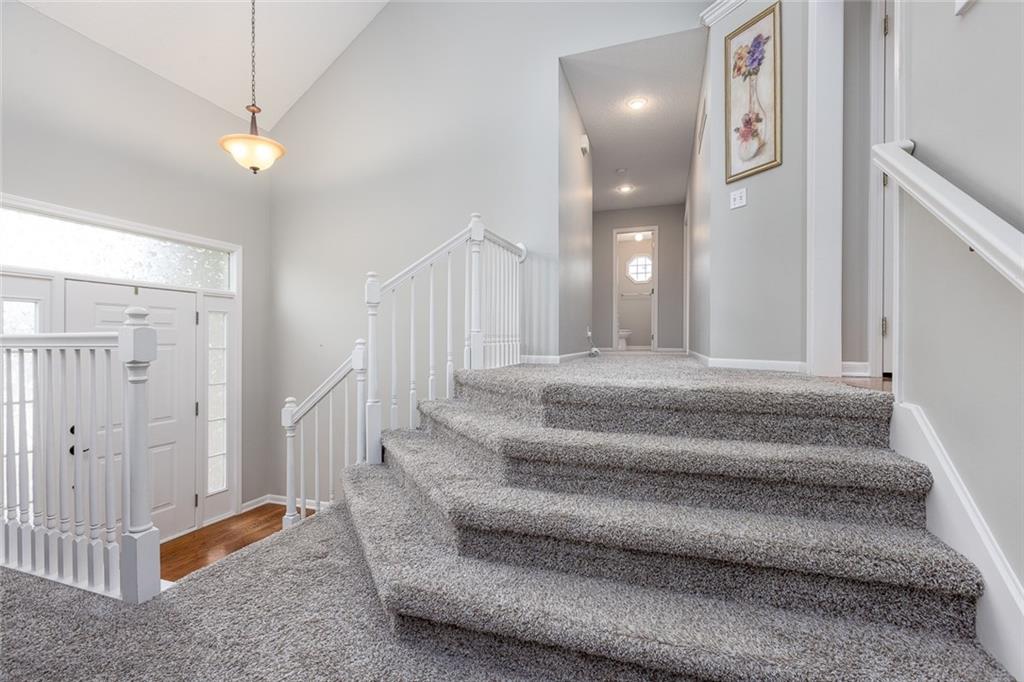 3rd image of 9918 N Highland Pl, Kansas City, MO 64155 | MLS# 2635596