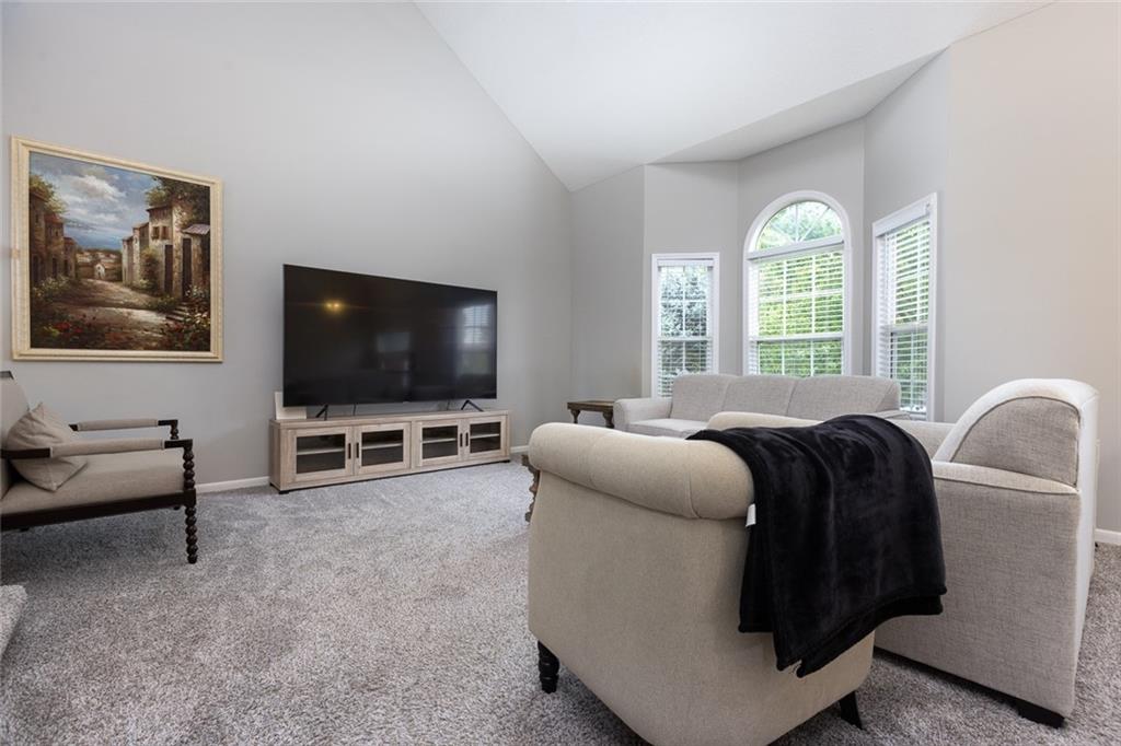 4th image of 9918 N Highland Pl, Kansas City, MO 64155 | MLS# 2635596