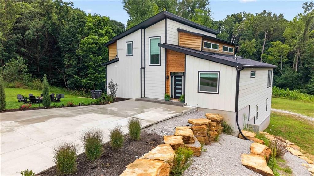 3rd image of 8395 Nw Baker Cir, Kansas City, MO 64153 | MLS# 2635597