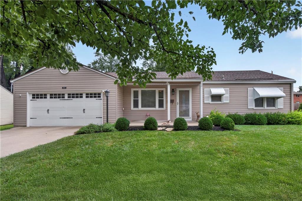 2nd image of 8217 Barkley Ln, Overland Park, KS 66204 | MLS# 2635619