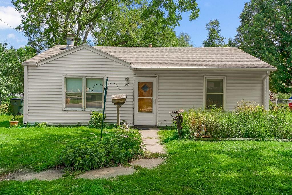 1st image of 908 S Troost St, Olathe, KS 66061 | MLS# 2635624