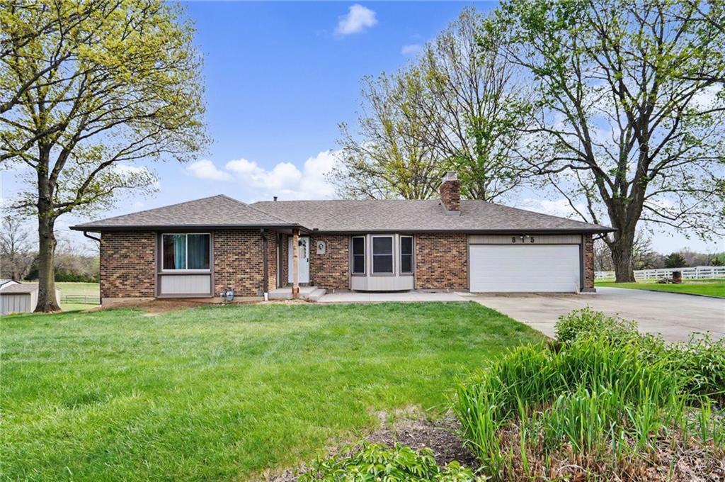 1st image of 815 Kouns Ln, Edwardsville, KS 66111 | MLS# 2635631