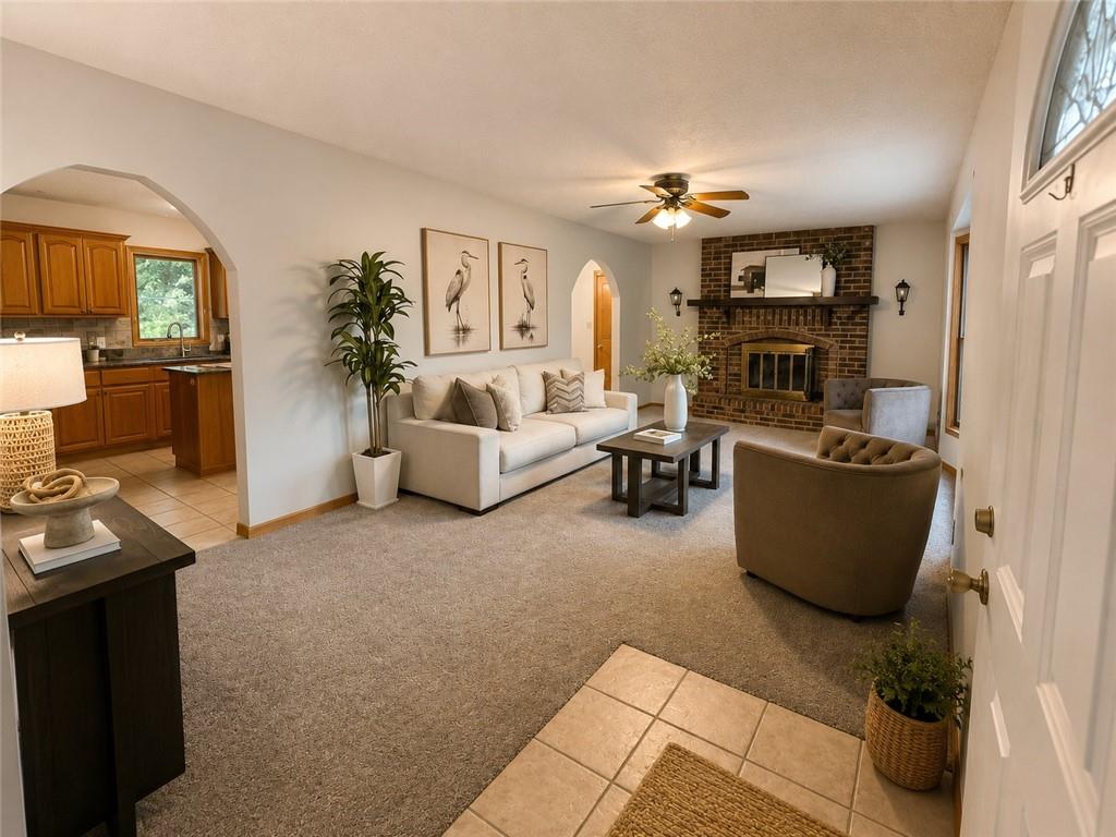 2nd image of 815 Kouns Ln, Edwardsville, KS 66111 | MLS# 2635631