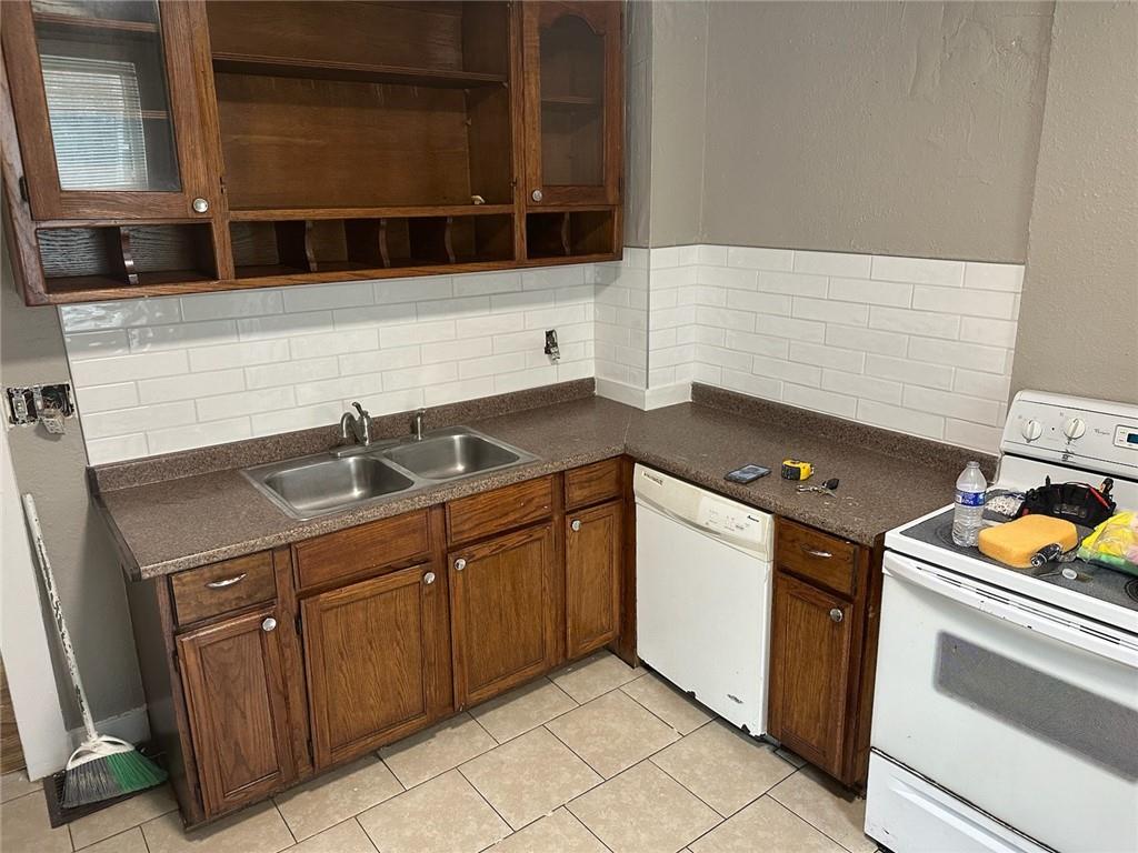 1st image of 1708 Metropolitian Ave, Kansas City, KS 66103 | MLS# 2635640