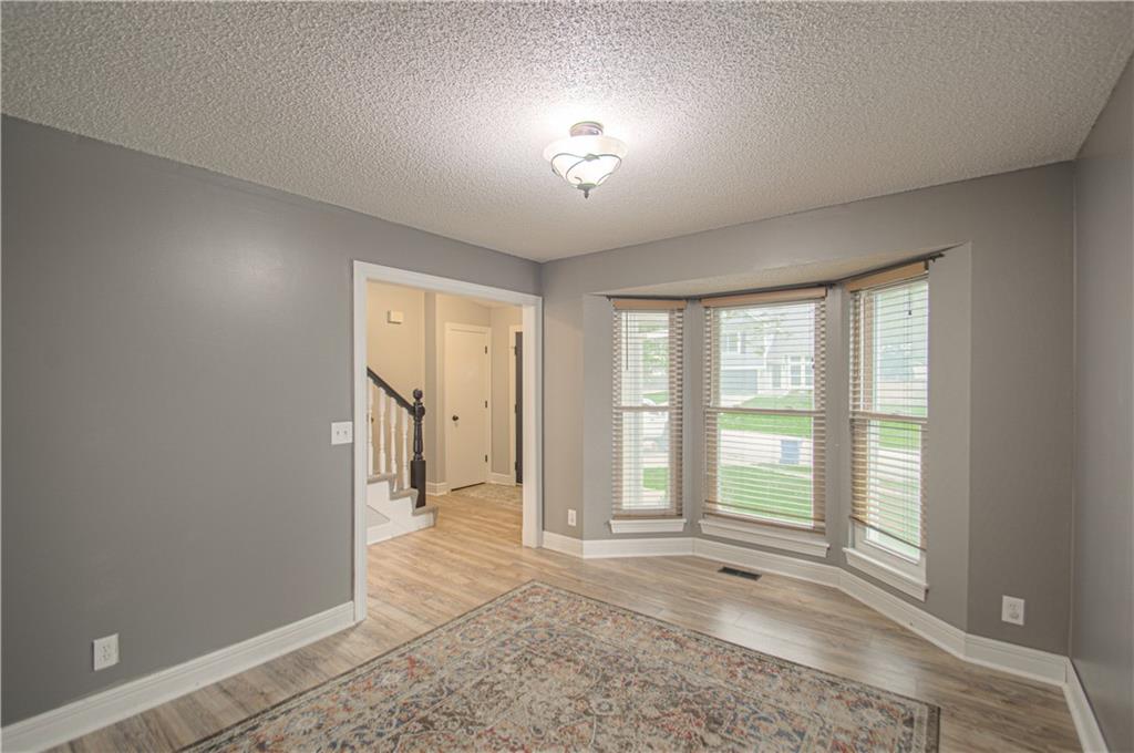 4th image of 964 E Cavendish Trl, Olathe, KS 66061 | MLS# 2635648