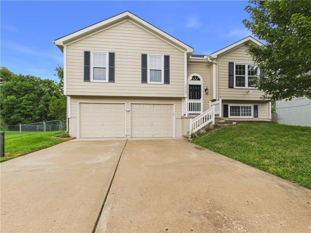 1st image of 16407 Harris Ave, Belton, MO 64012 | MLS# 2635650