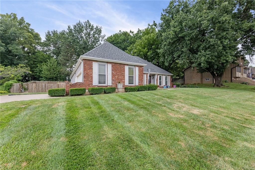 4th image of 5204 Stearns St, Shawnee, KS 66203 | MLS# 2635674