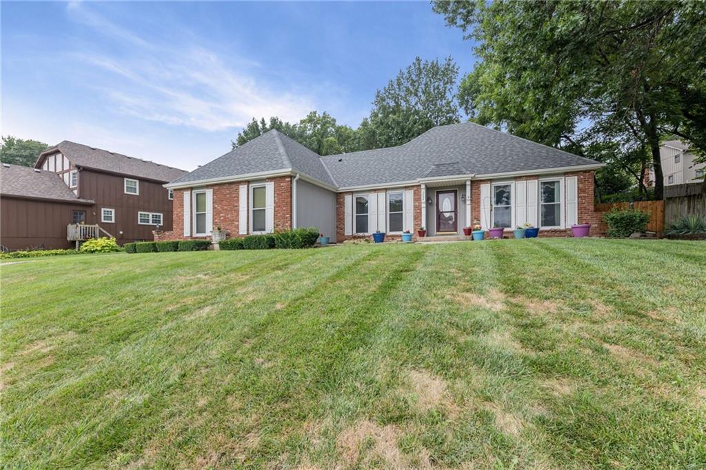 2nd image of 5204 Stearns St, Shawnee, KS 66203 | MLS# 2635674