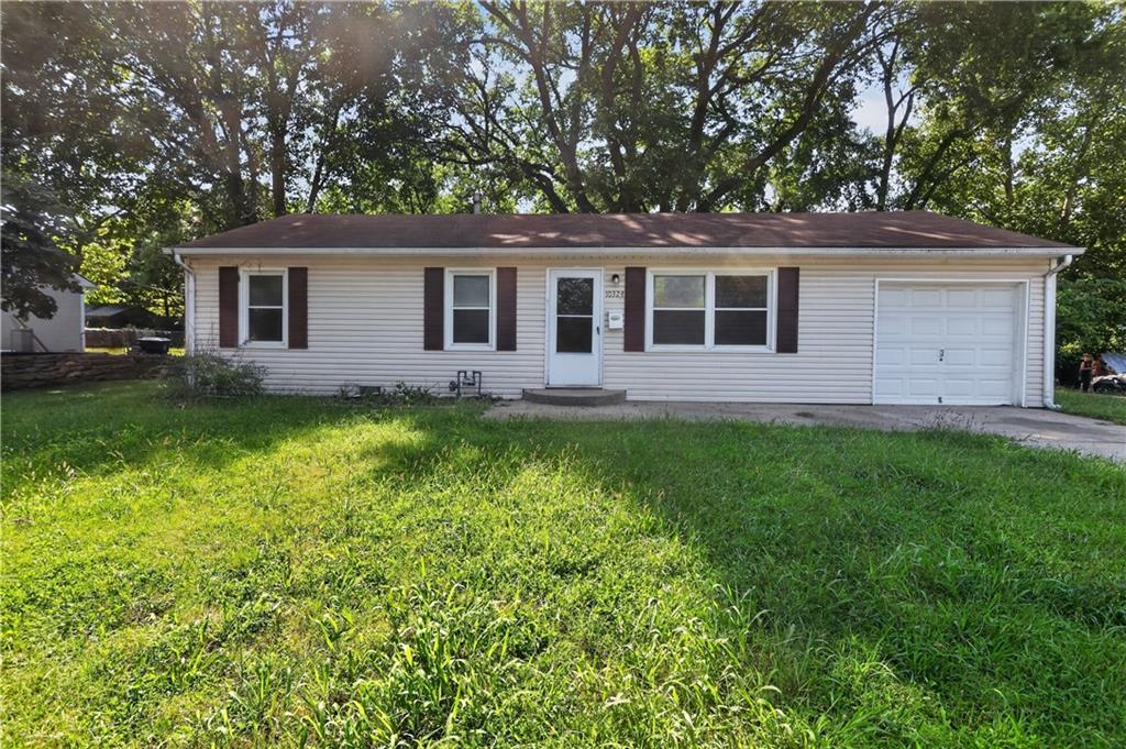 1st image of 10324 Oakland Ave, Kansas City, MO 64134 | MLS# 2635690