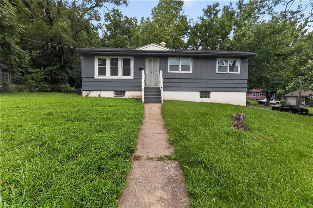 1st image of 1420 E 82nd St, Kansas City, MO 64131 | MLS# 2635692