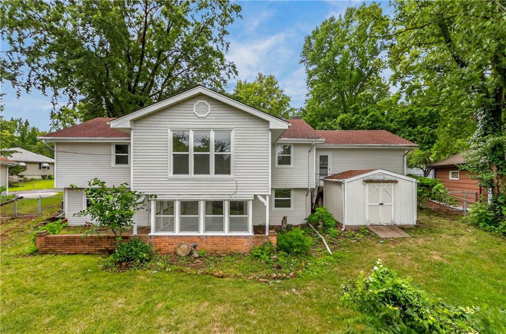 3rd image of 10300 E 72Nd St, Raytown, MO 64133 | MLS# 2635705