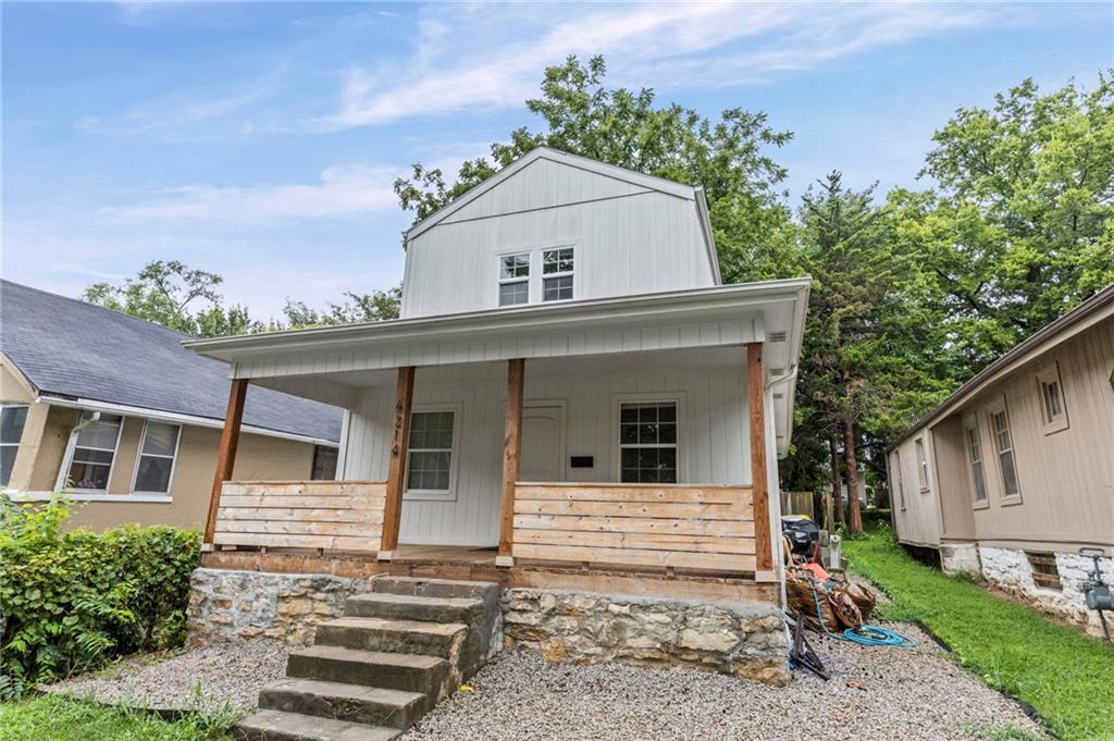 2nd image of 6214 Tracy Ave, Kansas City, MO 64110 | MLS# 2635708