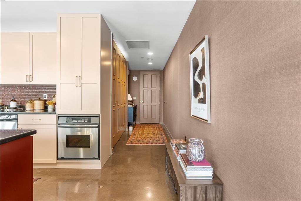 2nd image of 21 W 10th St #15D, Kansas City, MO 64105 | MLS# 2635713