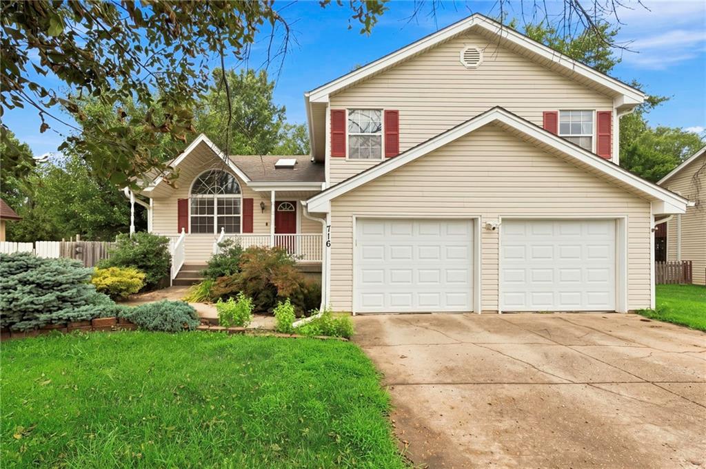 2nd image of 716 Se 11th St, Lees Summit, MO 64081 | MLS# 2635732