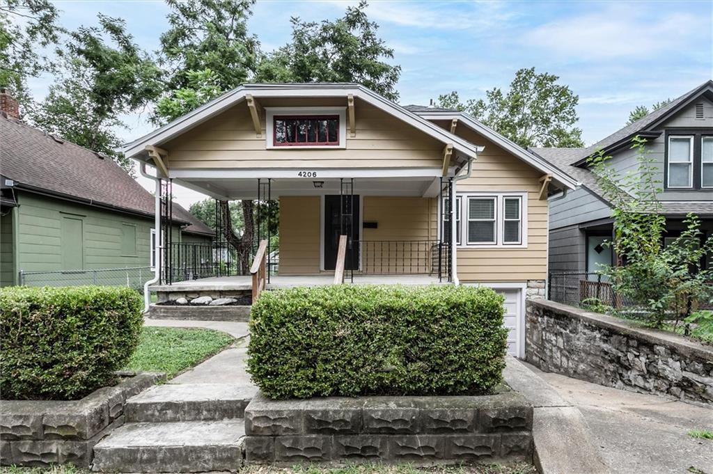1st image of 4206 Bell St, Kansas City, MO 64111 | MLS# 2635733