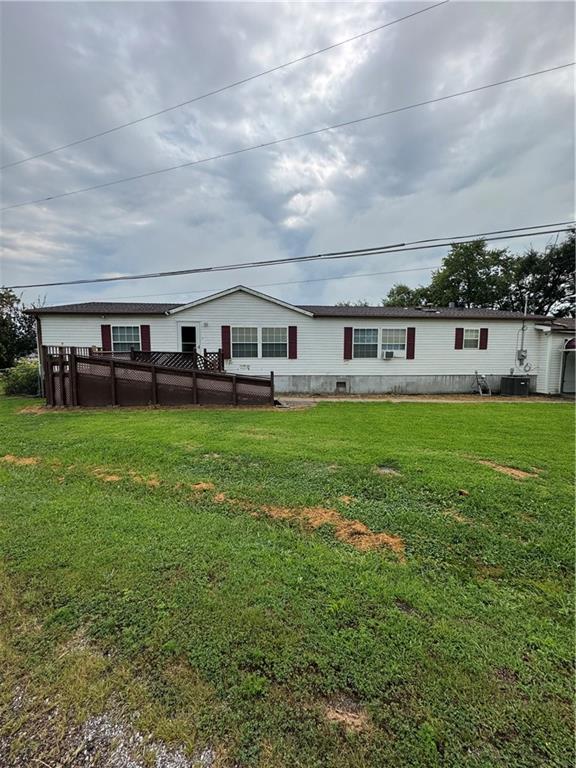 1st image of 3008 Sw Lakefront Ln W, St Joseph, MO 64504 | MLS# 2635735
