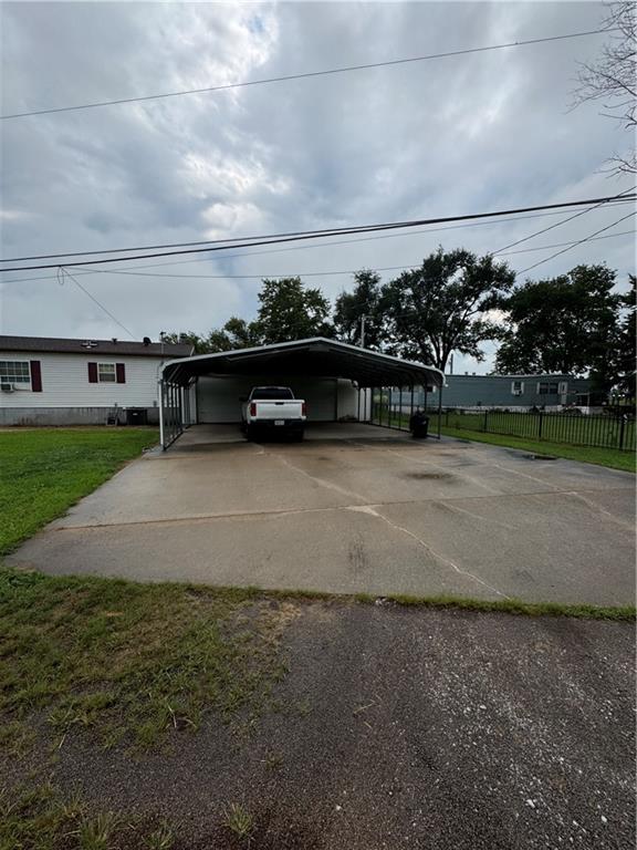 2nd image of 3008 Sw Lakefront Ln W, St Joseph, MO 64504 | MLS# 2635735