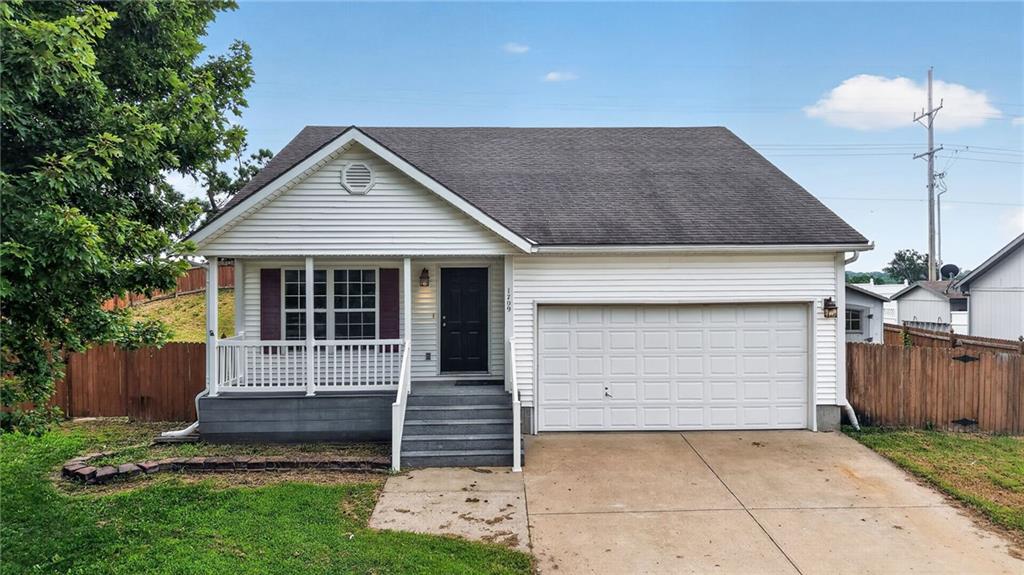 2nd image of 1709 Chadwick Cvs, Louisburg, KS 66053 | MLS# 2635739