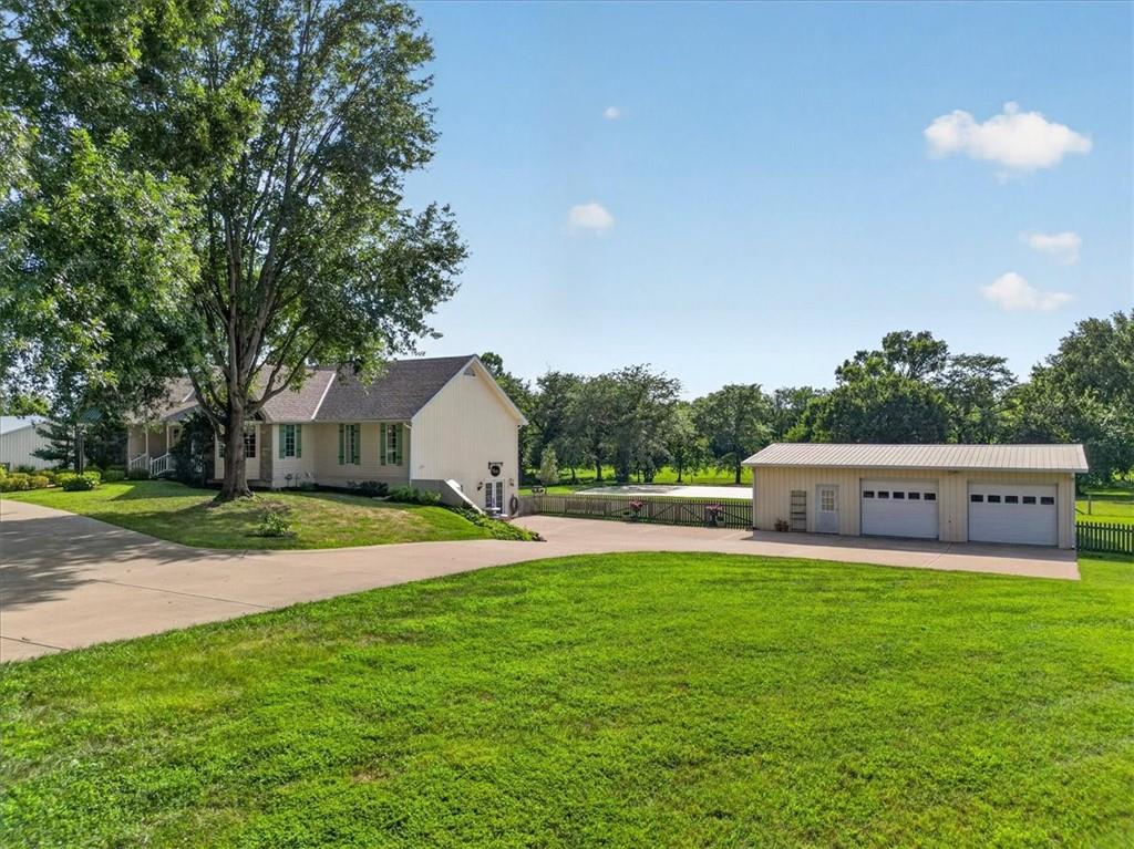 2nd image of 3216 S Bellechase Dr, Grain Valley, MO 64029 | MLS# 2635750