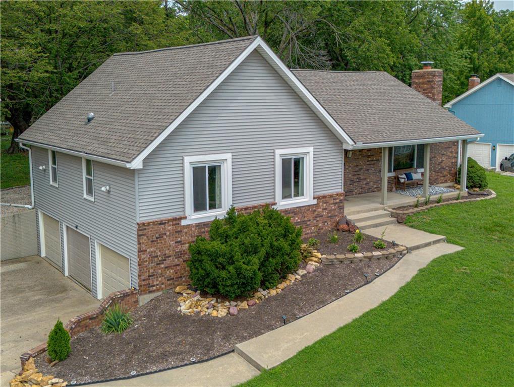 2nd image of 1627 Alvamar Dr, Lawrence, KS 66047 | MLS# 2635751