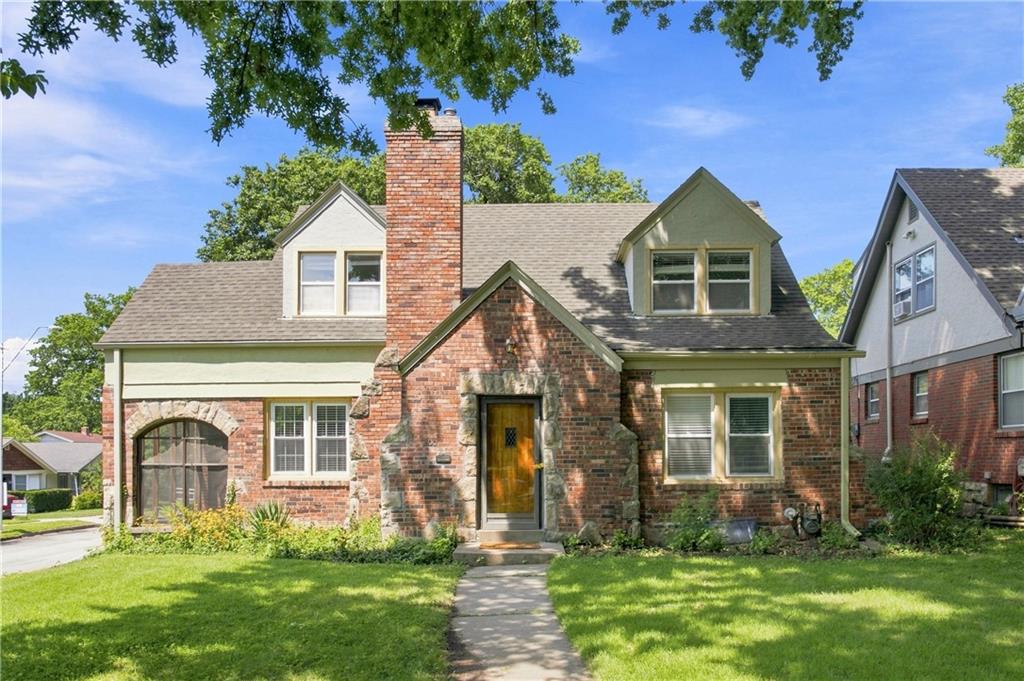1st image of 200 E 73rd Ter, Kansas City, MO 64114 | MLS# 2635754