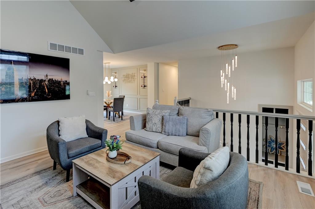 3rd image of 900 Sw Daney Dr, Lees Summit, MO 64081 | MLS# 2635768