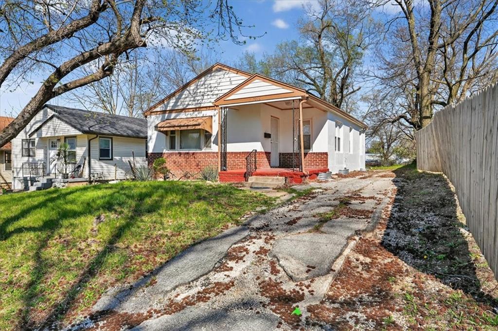 2nd image of 7205 Wabash Ave, Kansas City, MO 64132 | MLS# 2635791