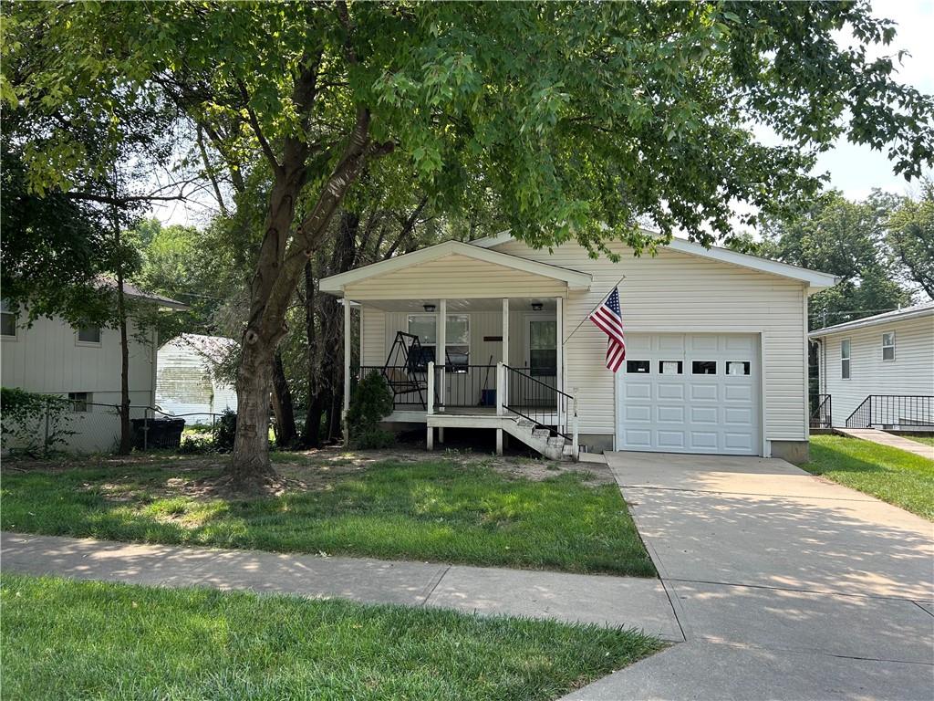 1st image of 725 A & B Kiowa St, Leavenworth, KS 66048 | MLS# 2635802