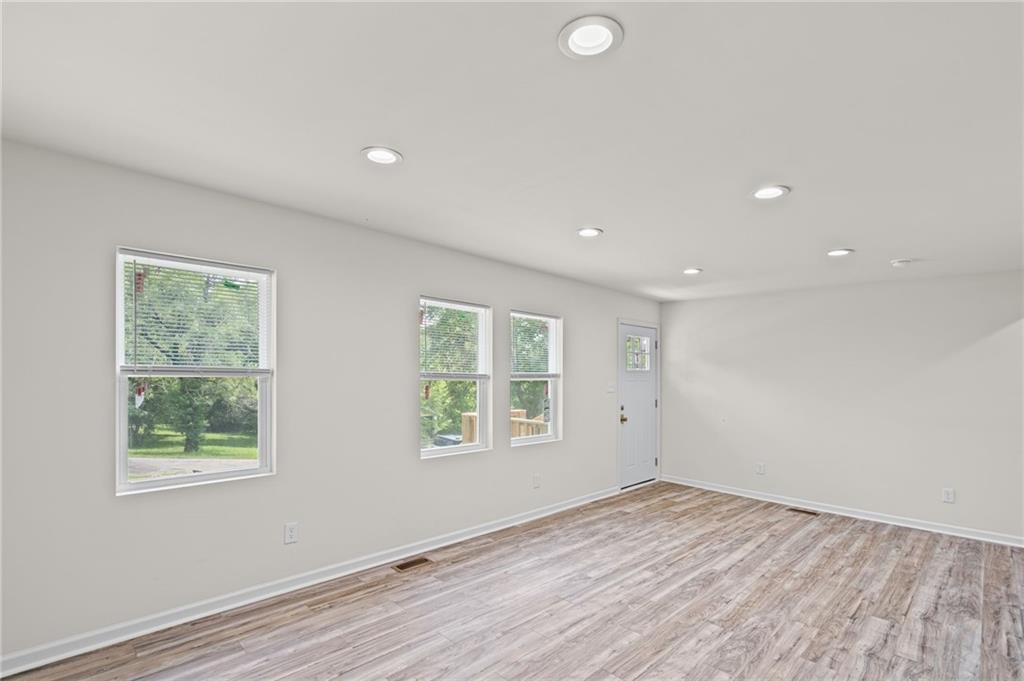 4th image of 8428 Flora Ave, Kansas City, MO 64131 | MLS# 2635808
