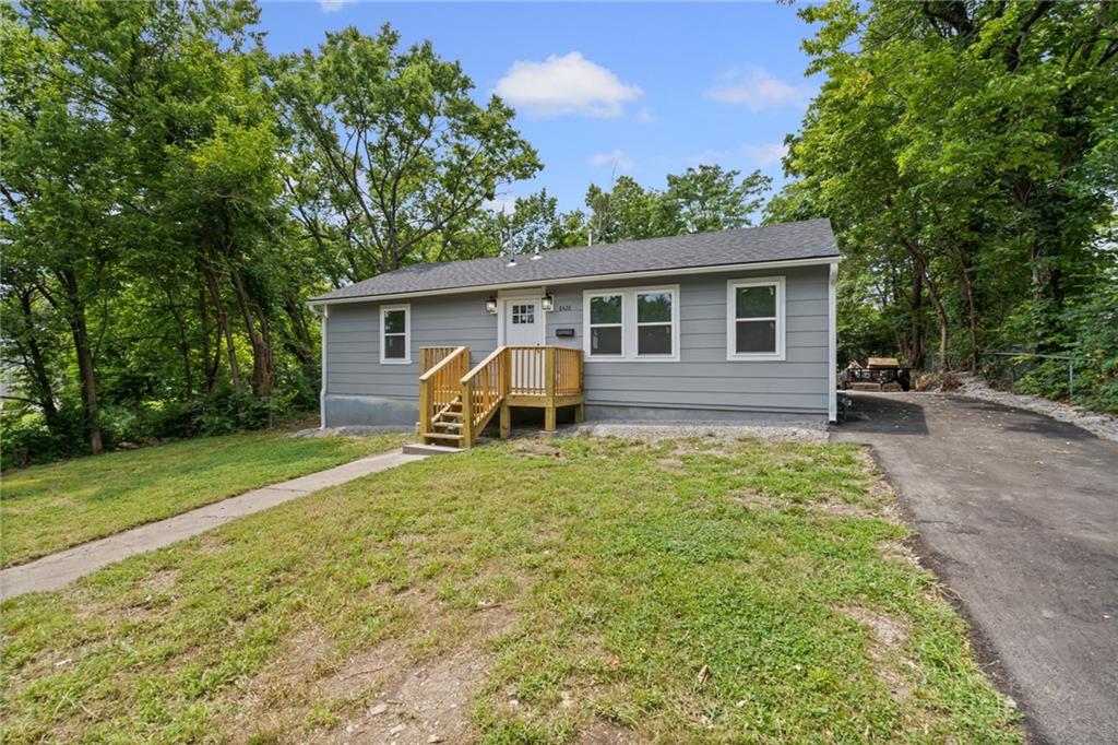 3rd image of 8428 Flora Ave, Kansas City, MO 64131 | MLS# 2635808