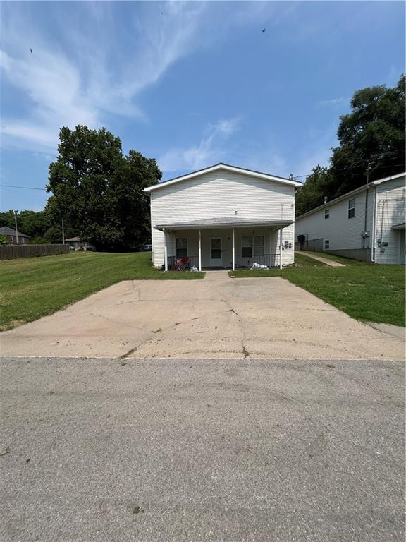 3rd image of 727 A & B Kiowa St, Leavenworth, KS 66048 | MLS# 2635812
