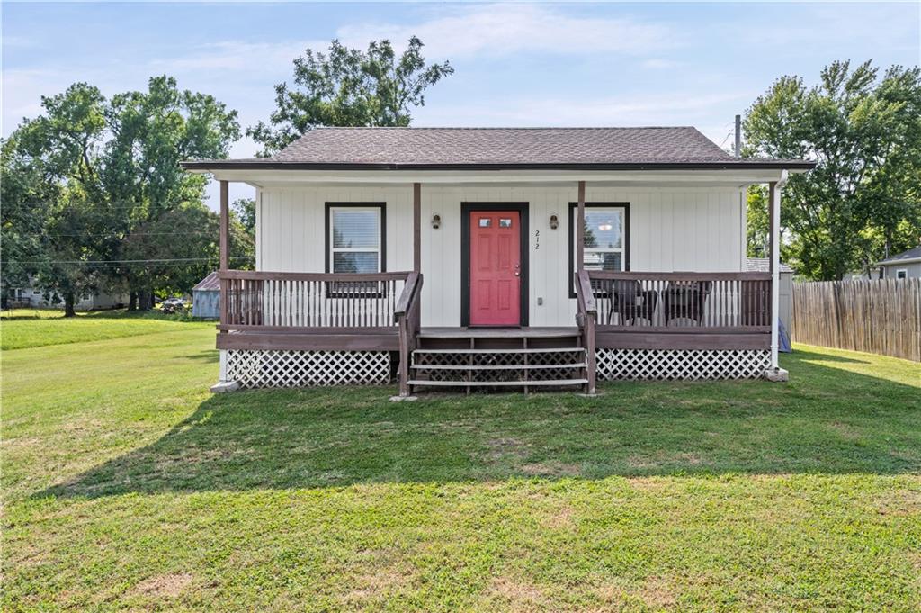 1st image of 212 S Poplar St, Ottawa, KS 66067 | MLS# 2635814