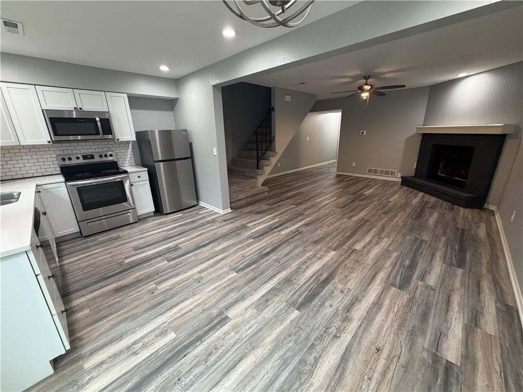 4th image of 113 Greystone Dr Ne, Lee's Summit, MO 64086 | MLS# 2635839