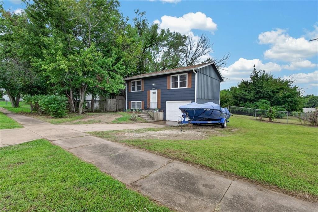3rd image of 601 Se 23Rd St, Topeka, KS 66605 | MLS# 2635844